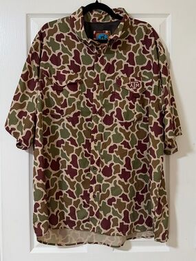 Men's Short-Sleeve Camo Print Button Up